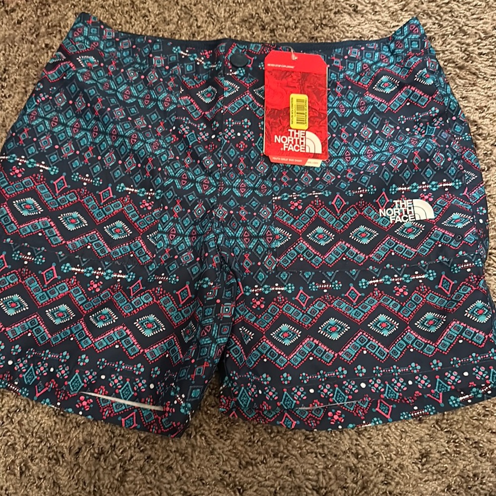 New girls North Face shorts size 14/16